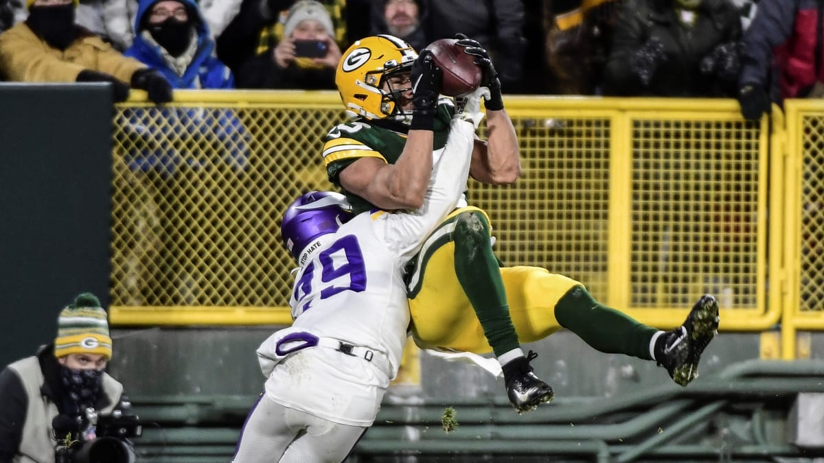 Packers clinch No. 1 seed for NFC playoffs, beat Vikings 37-10