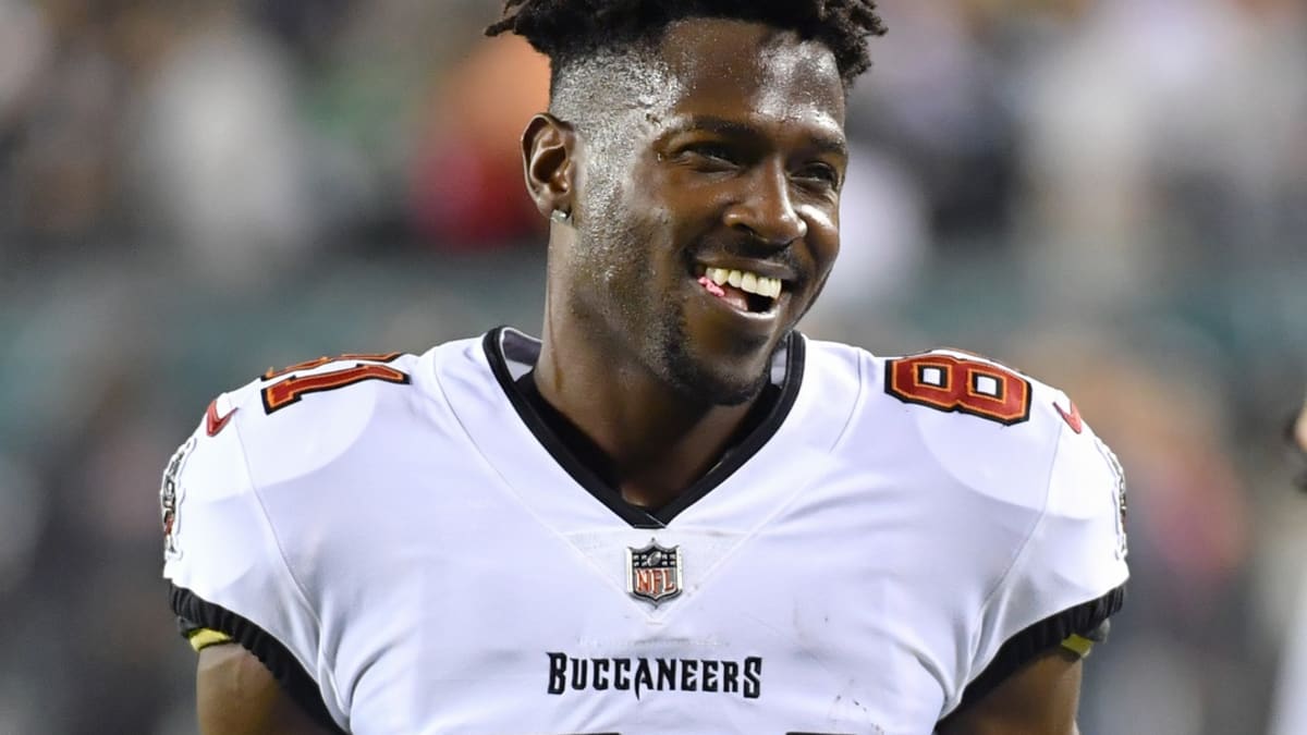 Antonio Brown Dropped From Tampa Bay Buccaneers After Stripping Off Jersey  & Leaving Mid-Game: Photo 4685558, Antonio Brown Photos