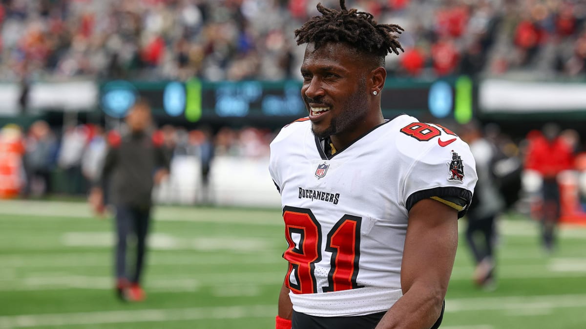 Tampa Bay Buccaneers Get Bad News About Star Wide Receiver Antonio Brown -  Sports Illustrated Cincinnati Bengals News, Analysis and More