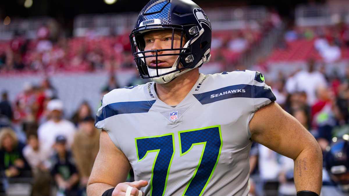 Seahawks To Re-Sign OL Ethan Pocic