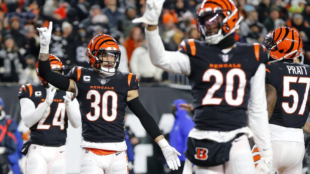 Bengals win first playoff game since 1991, eliminate Raiders