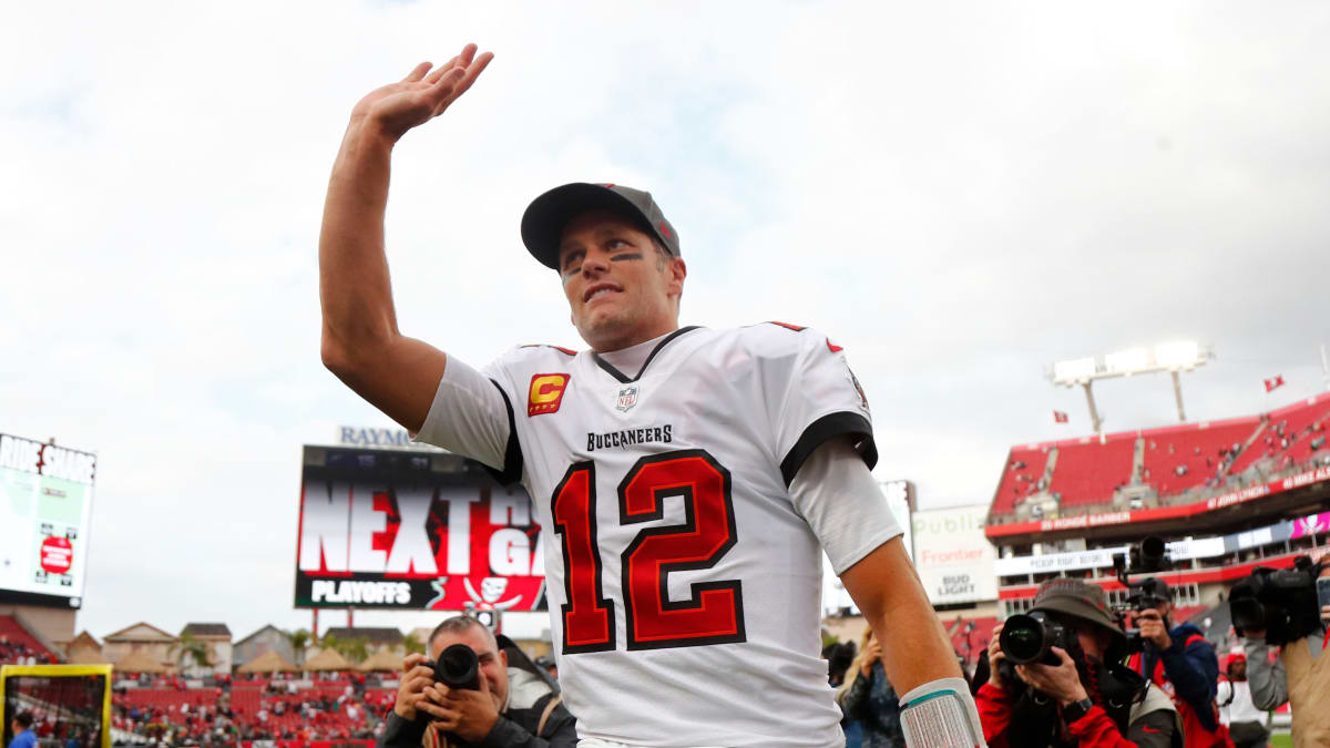 Buccaneers Brady Posts Thank You to Team and Fans - Bucs Report