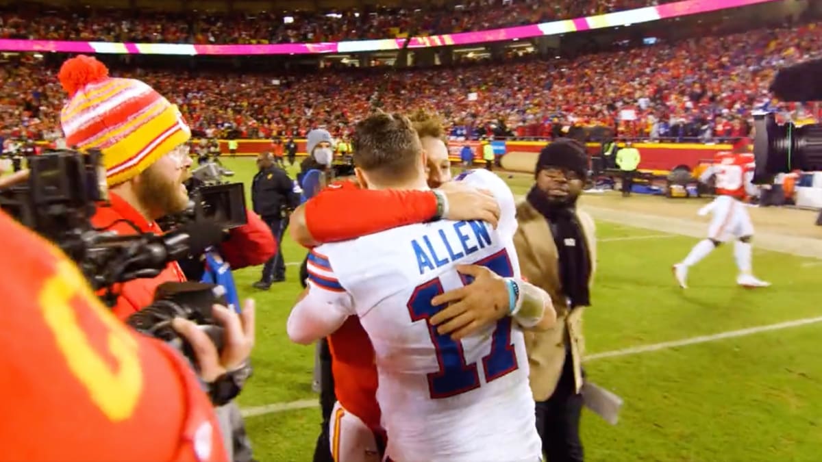 Patrick Mahomes runs across field to shake hands with Josh Allen