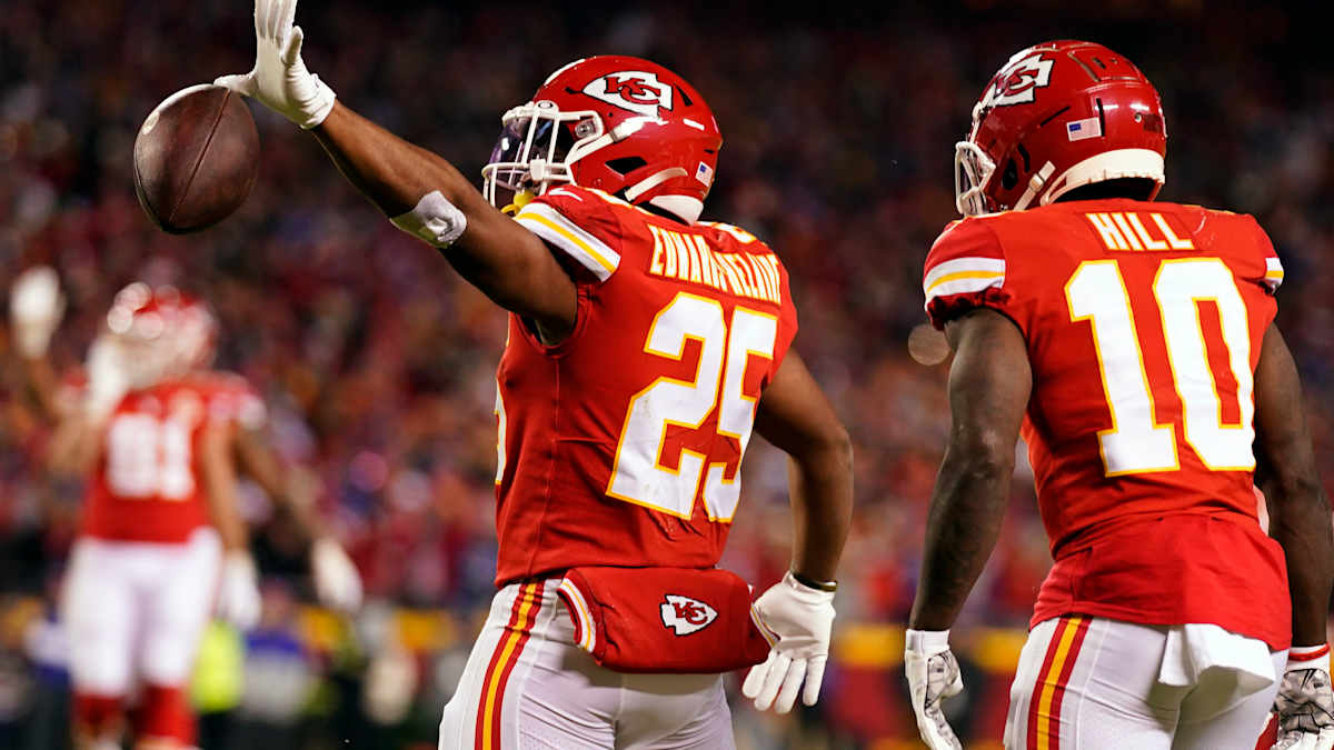 Buffalo Bills 36-42 Kansas City Chiefs: Patrick Mahomes throws