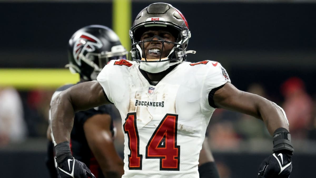 Bucs Face Another Long Free Agency List in 2022