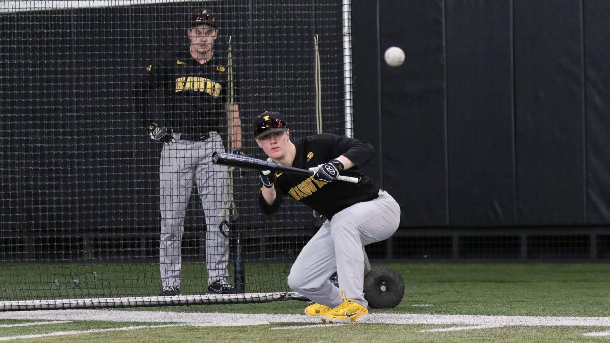 Photos: Iowa Baseball Senior Day vs Illinois – University of Iowa