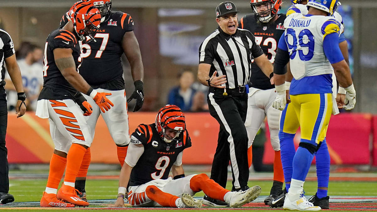 Reactions: Bengals quarterback Joe Burrow limps off field during final  minute vs. Chiefs