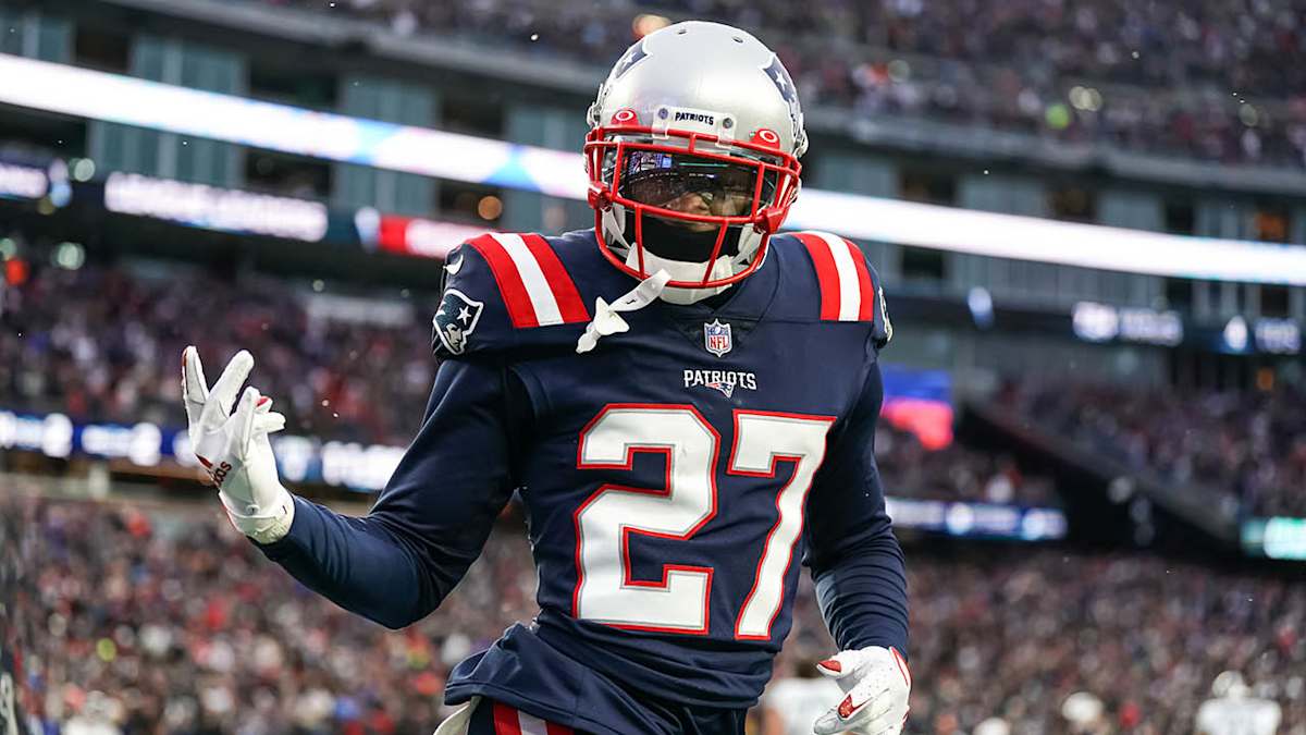 Report: Patriots pull off shocking trade for Chargers CB J.C. Jackson