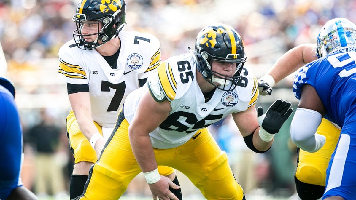 Will Tyler Linderbaum and #2 Iowa finish the regular season undefeated?