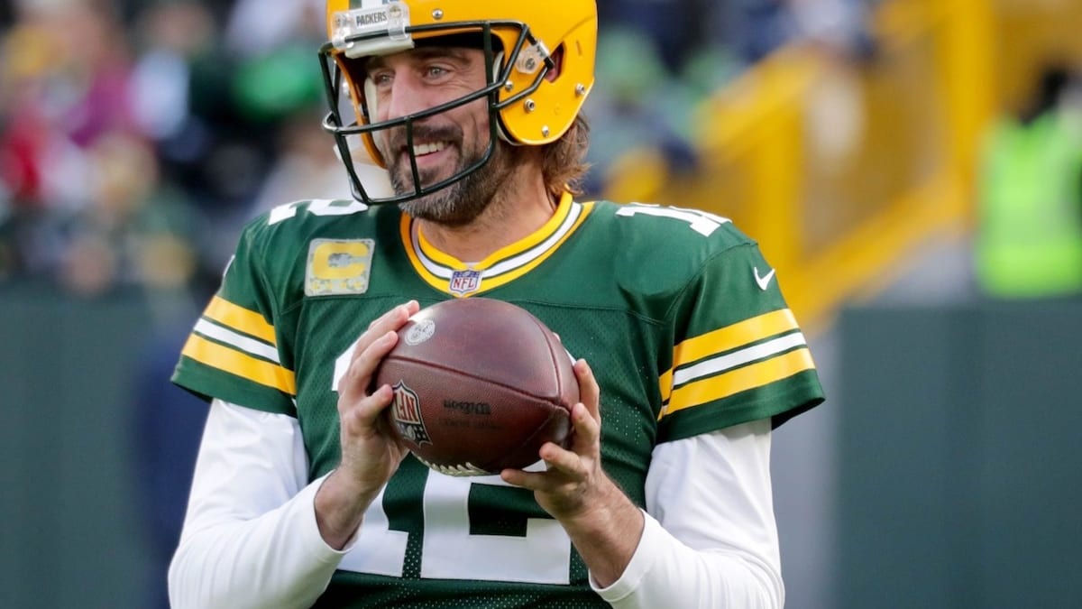 Aaron Rodgers continues to sing the praises of the Steelers