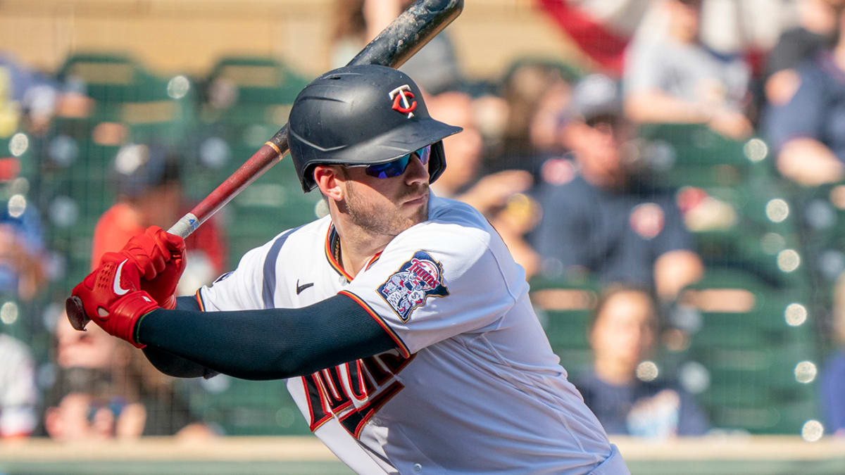 Minnesota Twins - #MNTwins acquire Isiah Kiner-Falefa and minor league RHP,  Ronny Henriquez, from TEX in exchange for Mitch Garver.