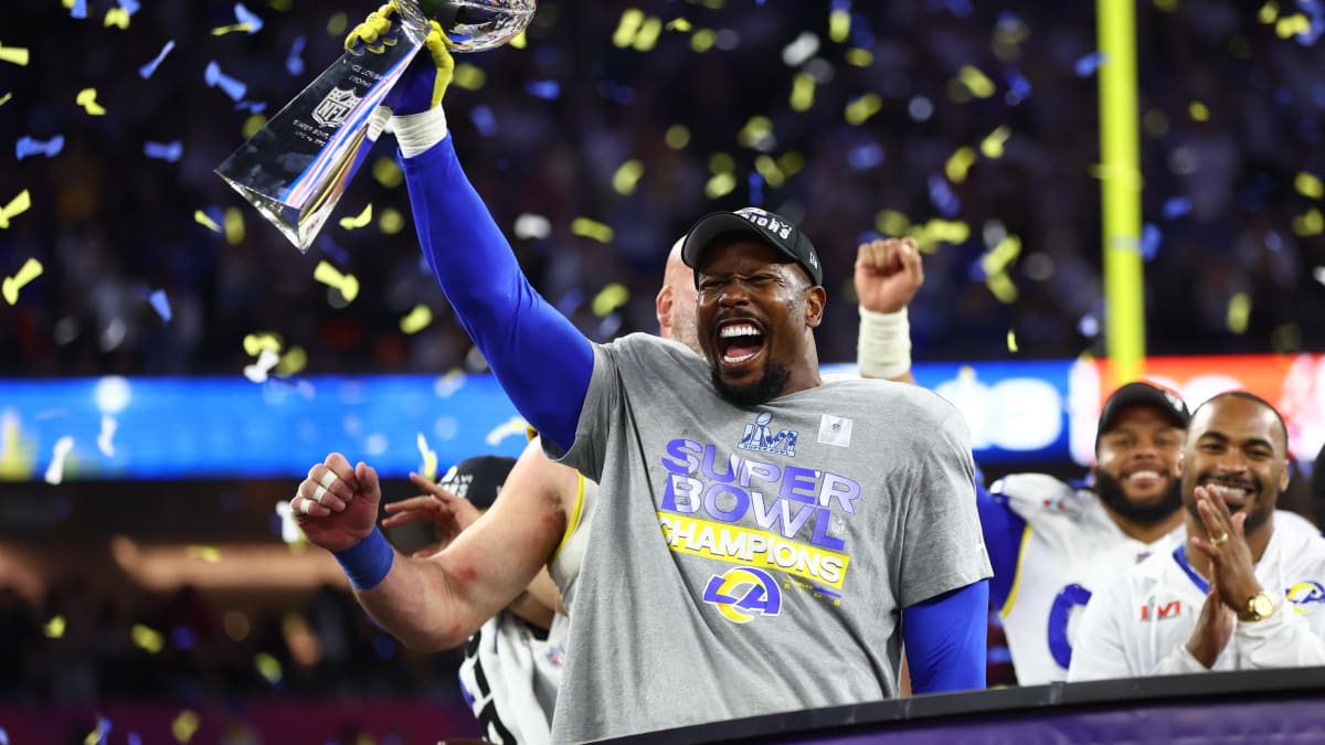 Bills Mafia welcomed Von Miller with over 400 rolls of toilet paper