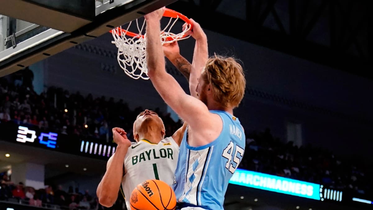 Tar Heels add 3-point shooting big man Brady Manek from Sooners