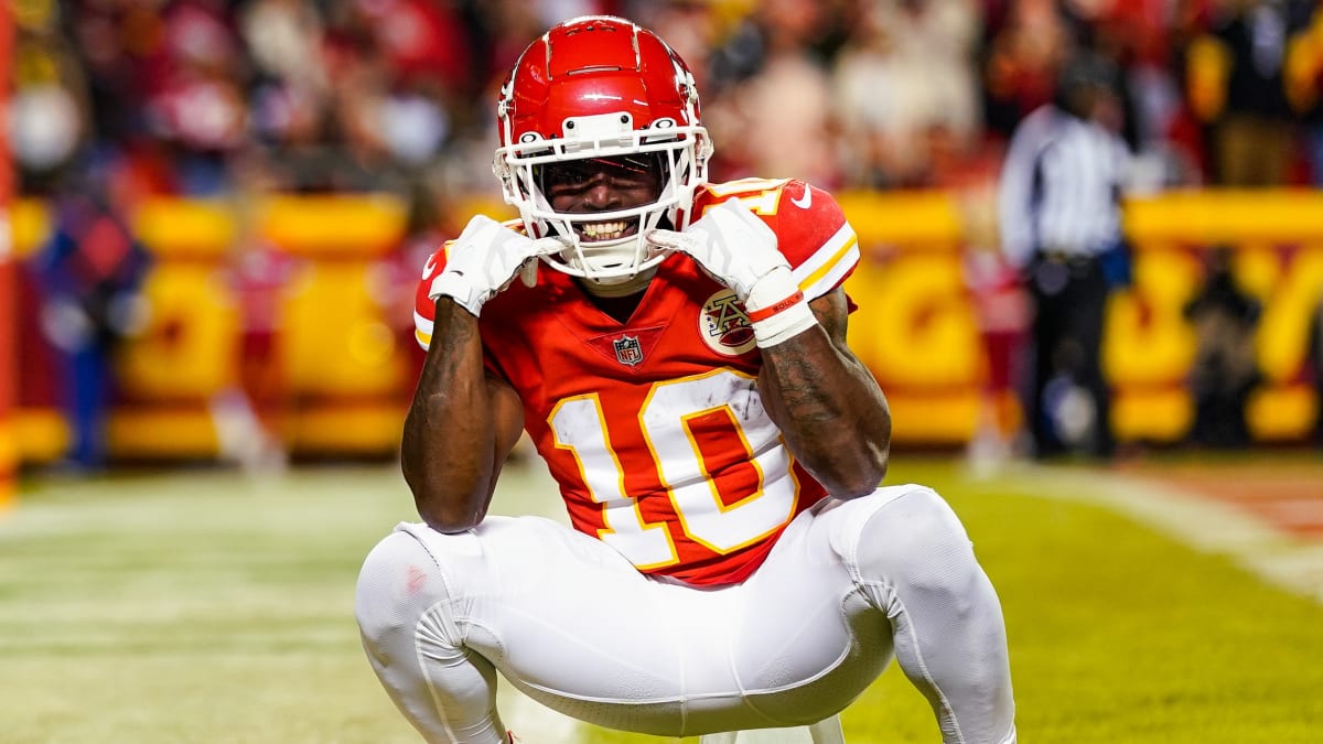 Tyreek Hill traded to Dolphins as Jets lose out on Chiefs star