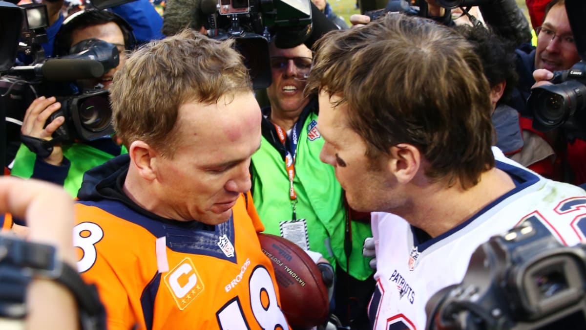 Peyton Manning demands that Tom Brady return the gifts he sent him