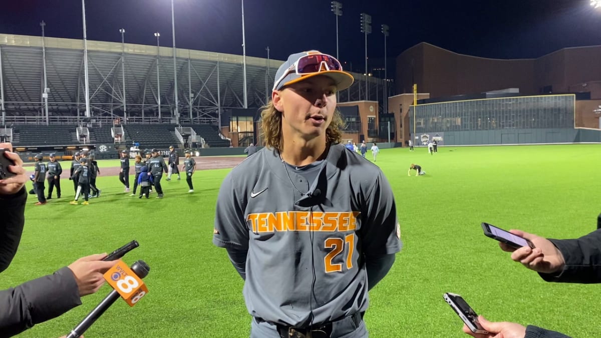 Jordan Beck's jersey missing for SEC Tournament Championship game