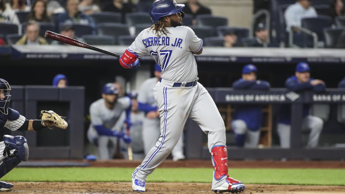 Highlight] Vladimir Guerrero Jr. crushes career home run #100 : r/baseball