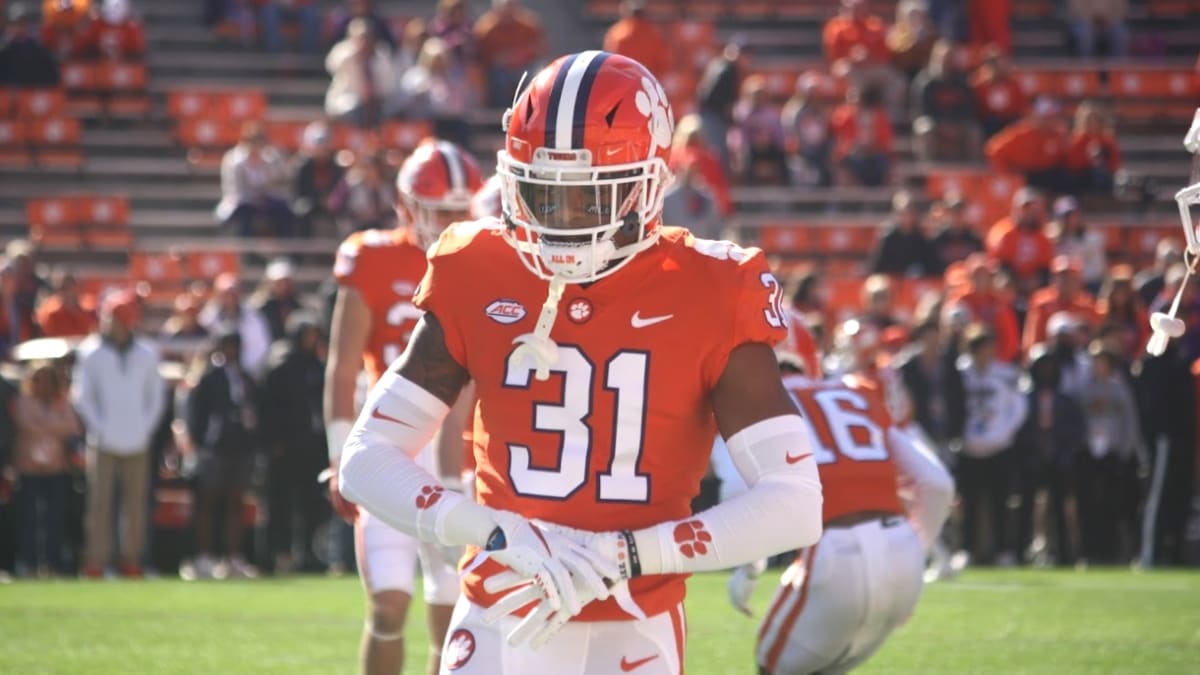 Lee's Summit West star Mario Goodrich signs with Clemson