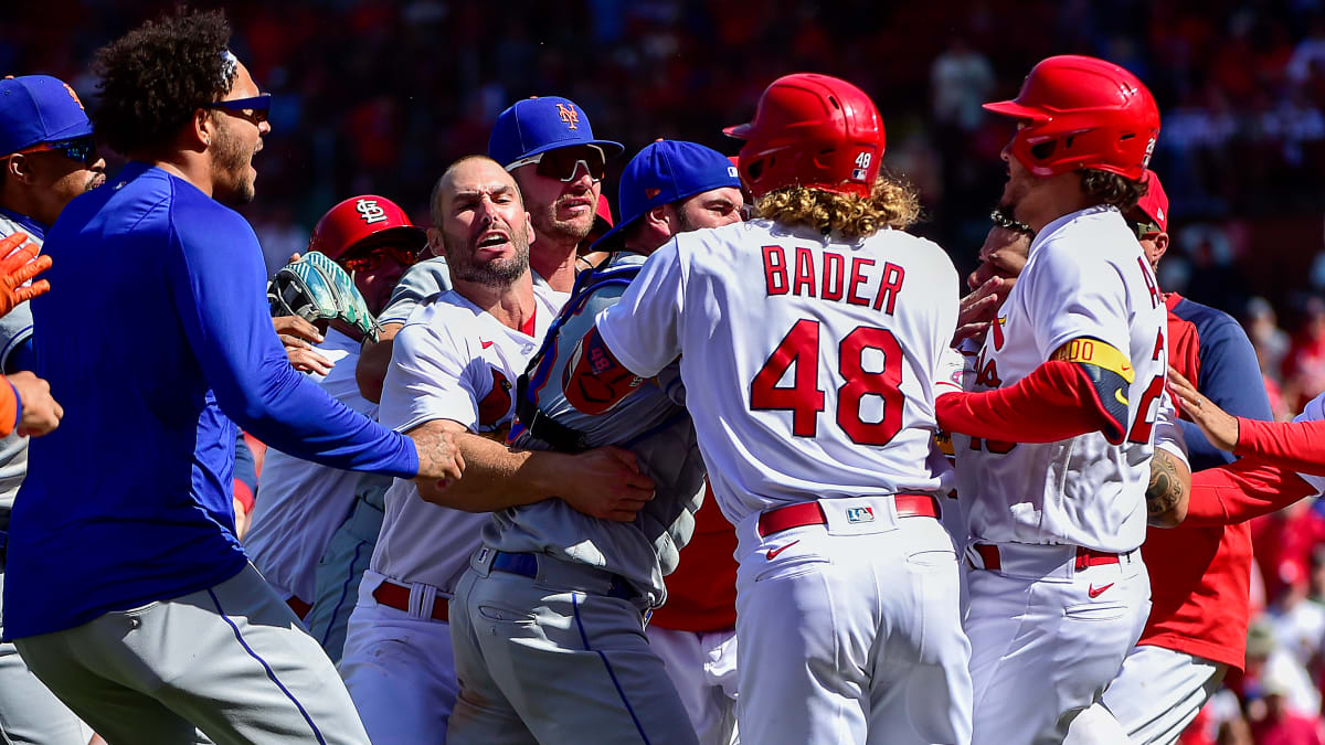 Benches clear twice in Red Sox-Yankees; 3 players, 1 coach ejected