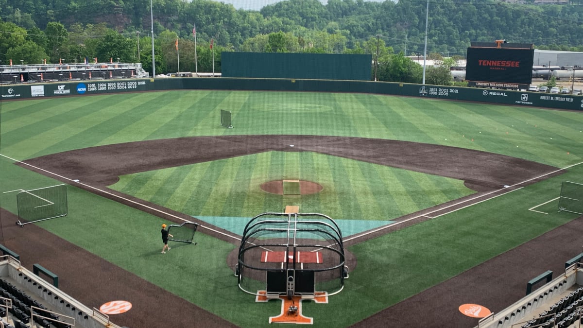 Tennessee Baseball on X: ANOTHER ONE! Griffin with a laser out of here and  it's now 7-1!! Three homers and counting this inning. #GBO // #OTH //  BeatKentucky #GBO // #OTH //