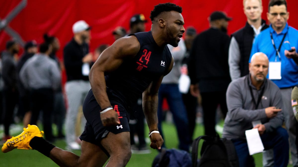 2022 NFL Combine Check-In: Jerome Ford Performs in Front of NFL Evaluators  - All Bearcats