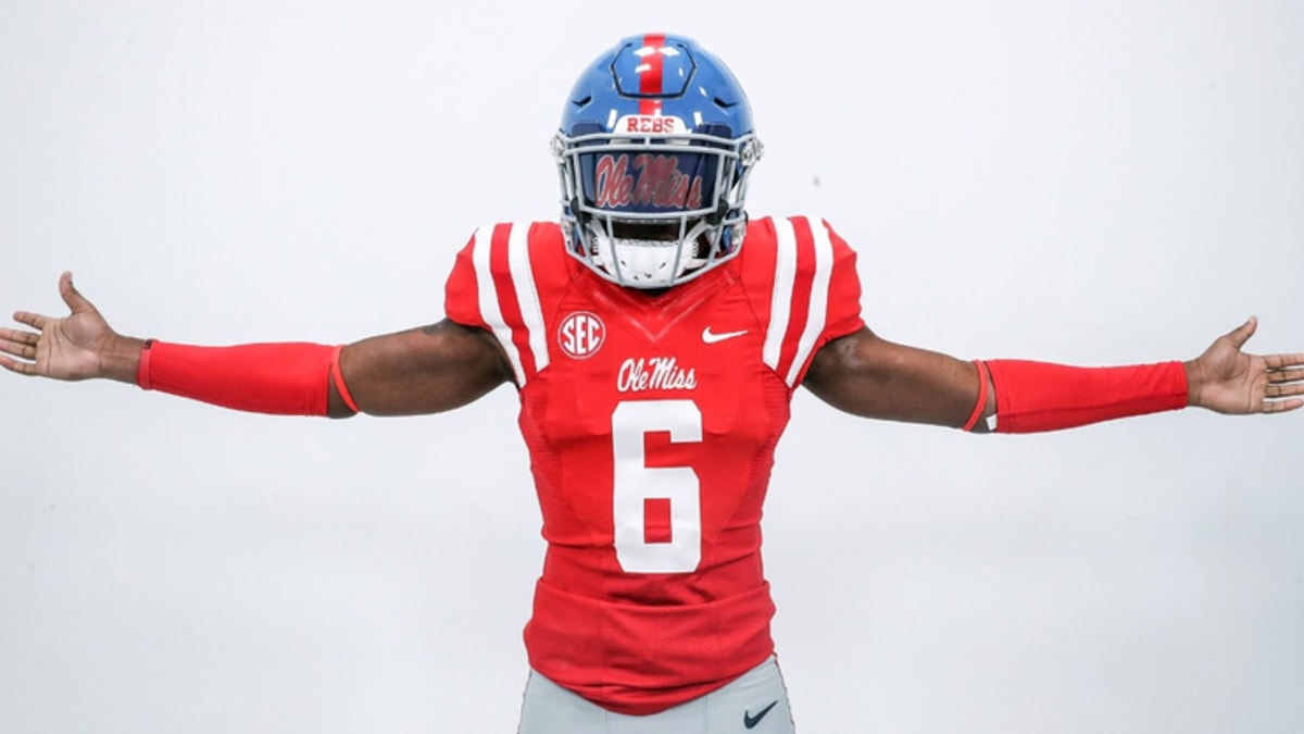 Former Ole Miss linebacker signs with the Vikings