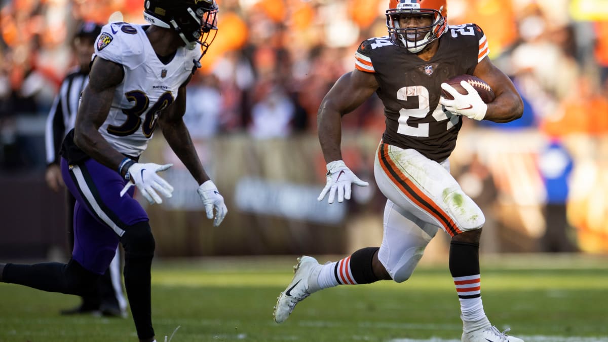 Watch Cleveland Browns RB Nick Chubb squat the equivalent of 2 refrigerators