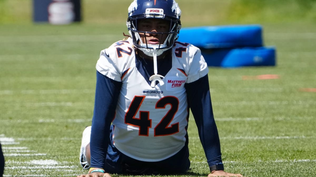 Denver Broncos linebacker Nik Bonitto walks off the field after a preseason  NFL football game against the Buffalo Bills in Orchard Park, N.Y.,  Saturday, Aug. 20, 2022. (AP Photo/Adrian Kraus Stock Photo 