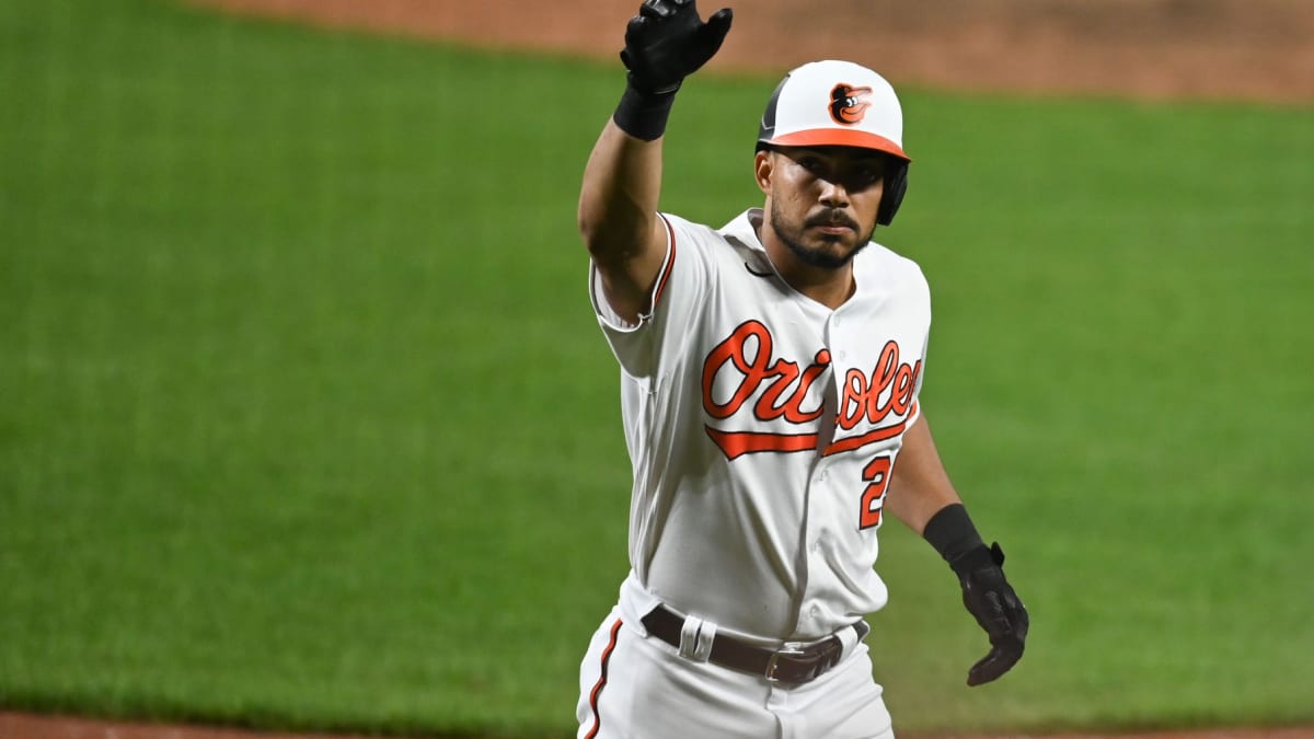 Baltimore Orioles' Anthony Santander Robs Home Run vs. Seattle Mariners -  Fastball