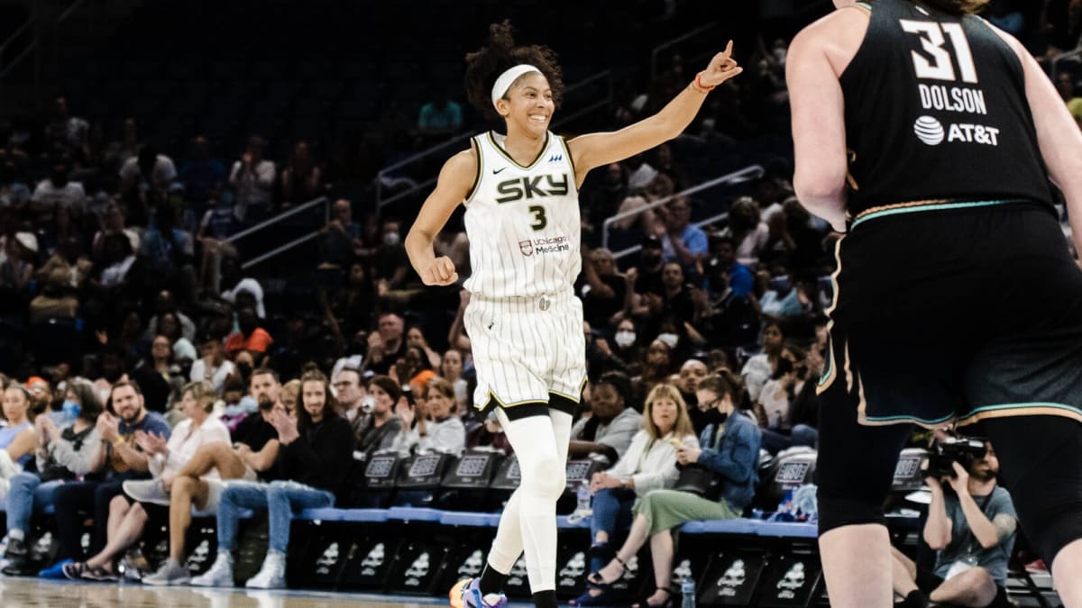 Candace Parker records HISTORIC 19 PTS, 18 REB double-double in