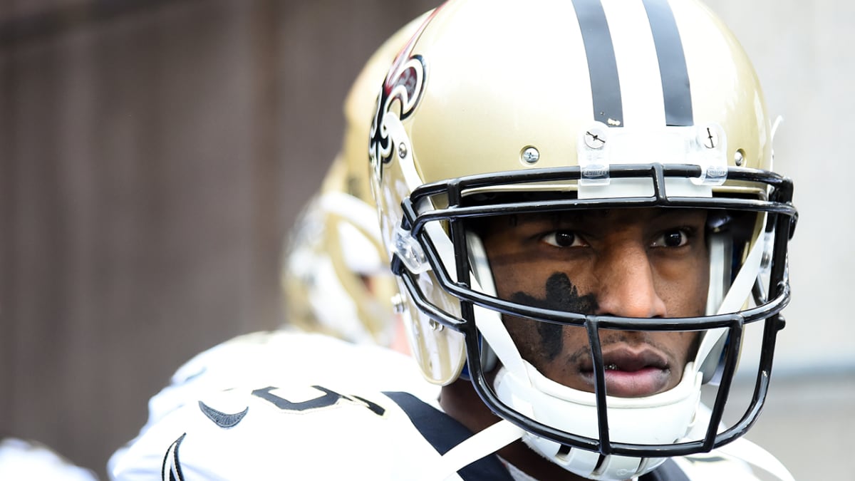 WATCH: Panthers DE Derrick Brown follows Saints WR Michael Thomas into the  locker room after their game as the two indulge in a 'heated' fight