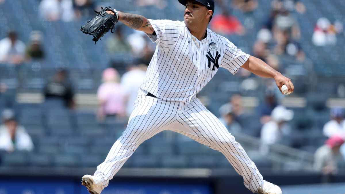 Imagine hopping on the subway and seeing Nestor Cortes… : r/NYYankees