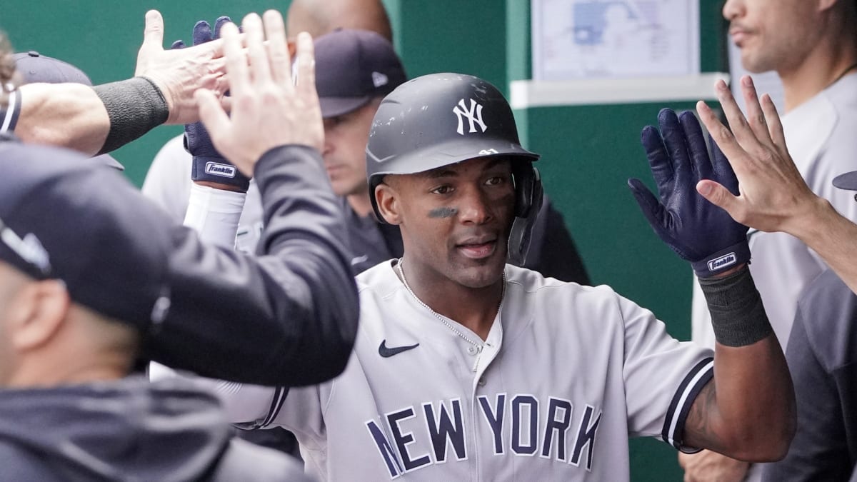 Gary Sanchez backs Miguel Andujar after trade request from Yankees