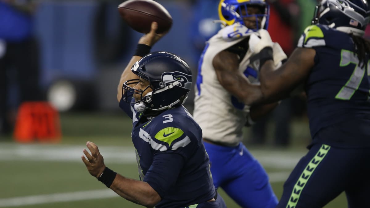 BYU Football Players Hilariously Jump In On Russell Wilson's