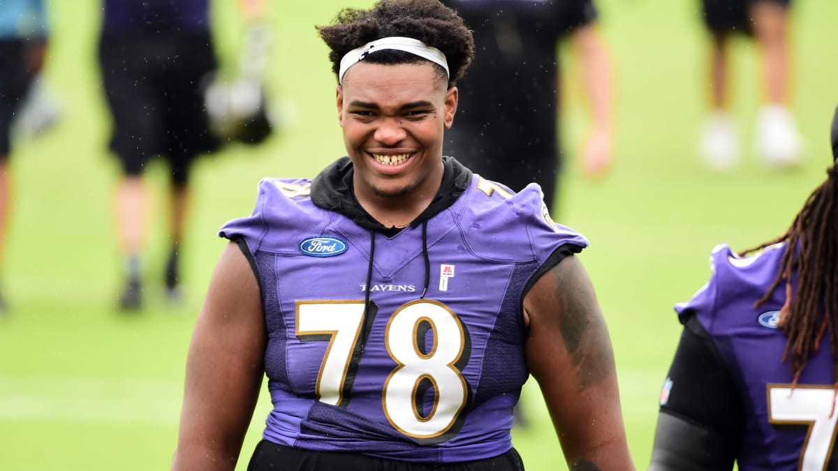 How Orlando Brown Jr.'s Late Father Led Him to Kansas City - Sports  Illustrated Kansas City Chiefs News, Analysis and More