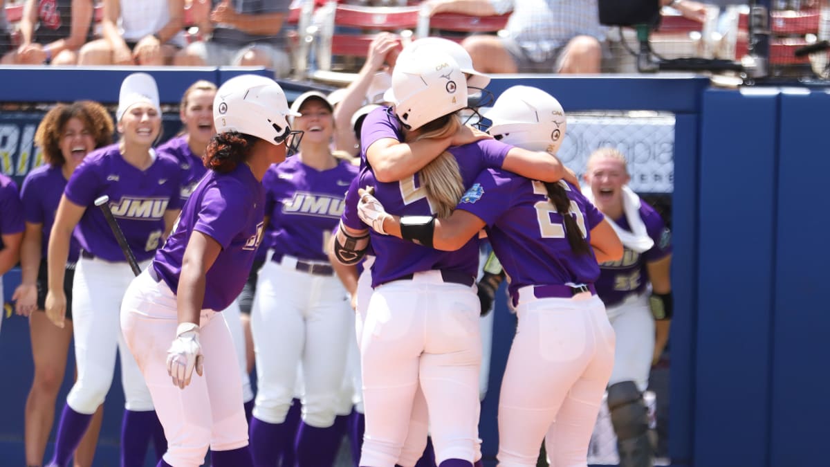 Softball advances to college world series after sweep of James Madison -  Daily Bruin