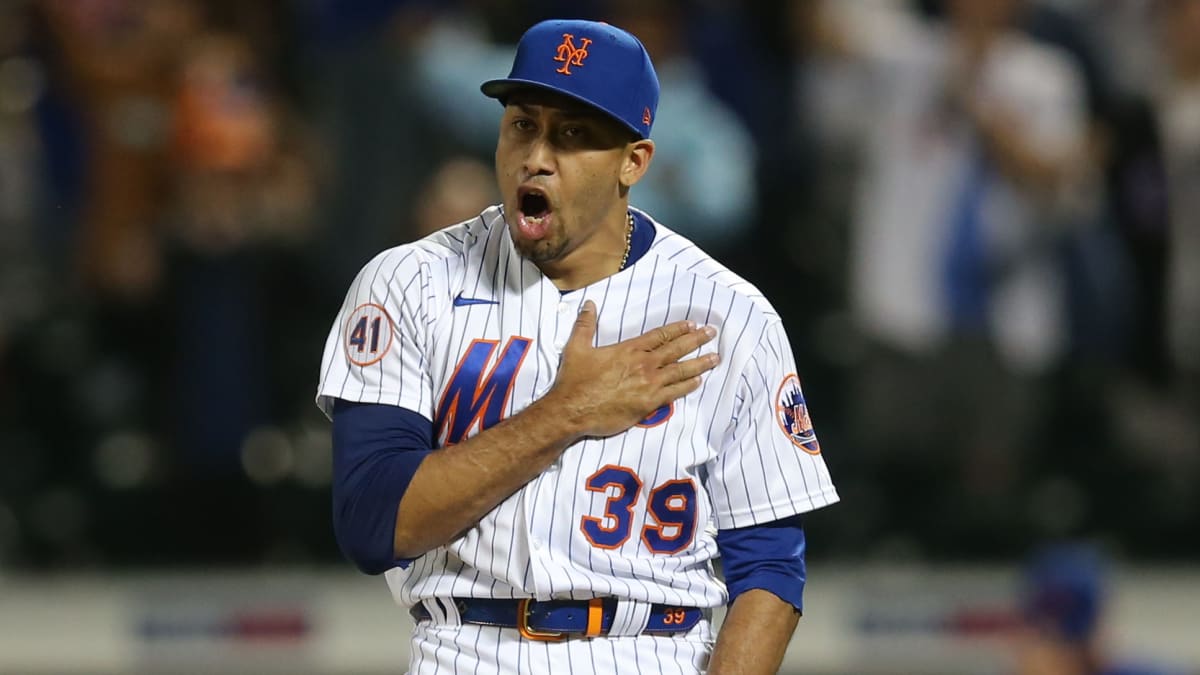 Mets' Edwin Diaz Carted Off Field After Sustaining Injury While