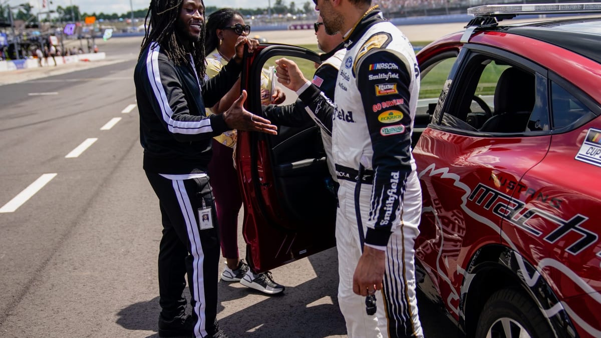 Saints' Alvin Kamara is NASCAR's newest superfan thanks to Bubba Wallace