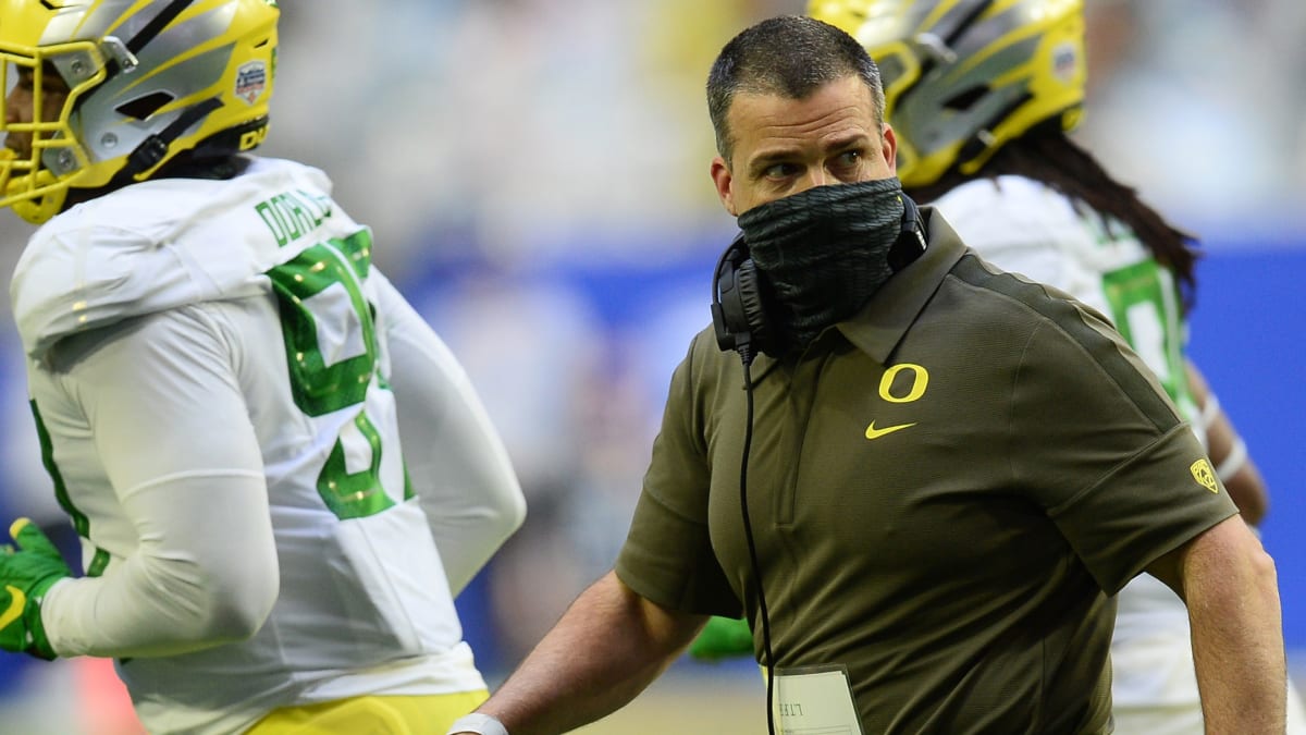 Oregon Football: Ranking the 2022 Oregon Ducks Football Uniforms - Sports  Illustrated Oregon Ducks News, Analysis and More