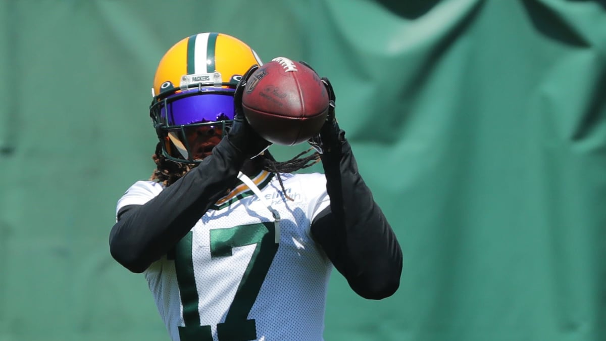 Packers Hand Out Davante Adams' Old No. 17 Jersey - Sports Illustrated Green  Bay Packers News, Analysis and More