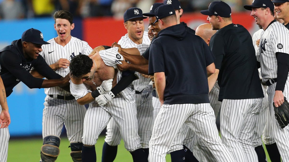Yankees survive Phillies, pull out 10-inning win on Ryan LaMarre walk-off  hit
