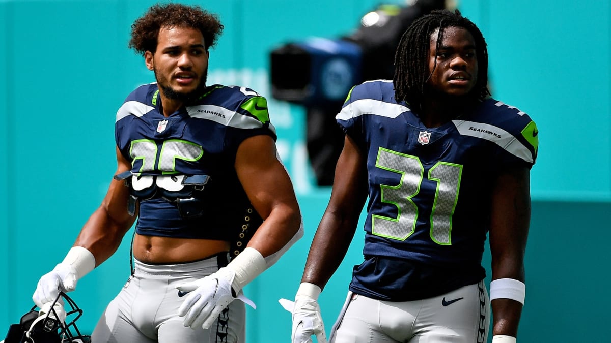 Seattle Seahawks 90-Man Countdown: RB DeeJay Dallas - Third Down Role on  Lockdown? - Sports Illustrated Seattle Seahawks News, Analysis and More