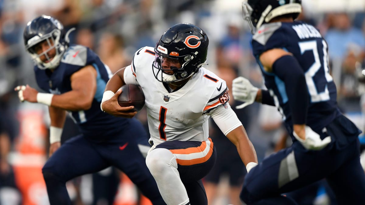 Chicago Bears quarterback Justin Fields looks to throw the football