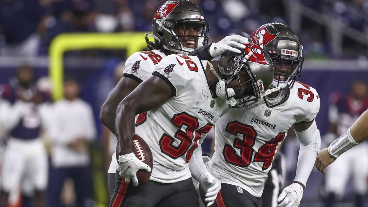 Brady throws touchdown pass as Buccaneers beat Texans 23-16