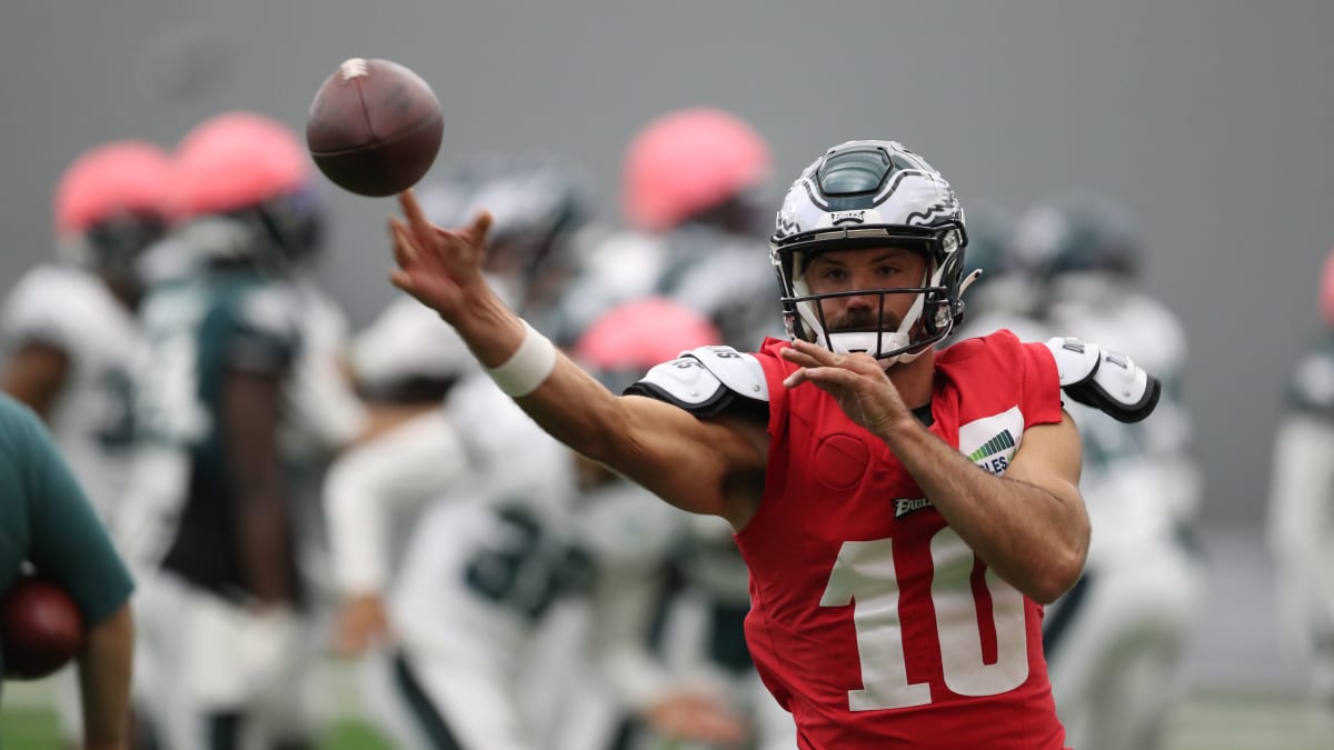 Eagles backup QB Gardner Minshew lived in a prison bus preparing