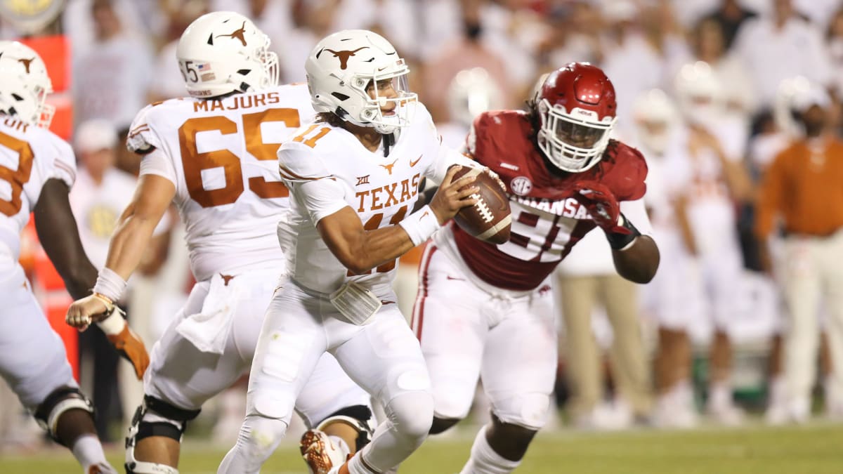 Freshman Shane Buechele inserts himself into Texas QB race