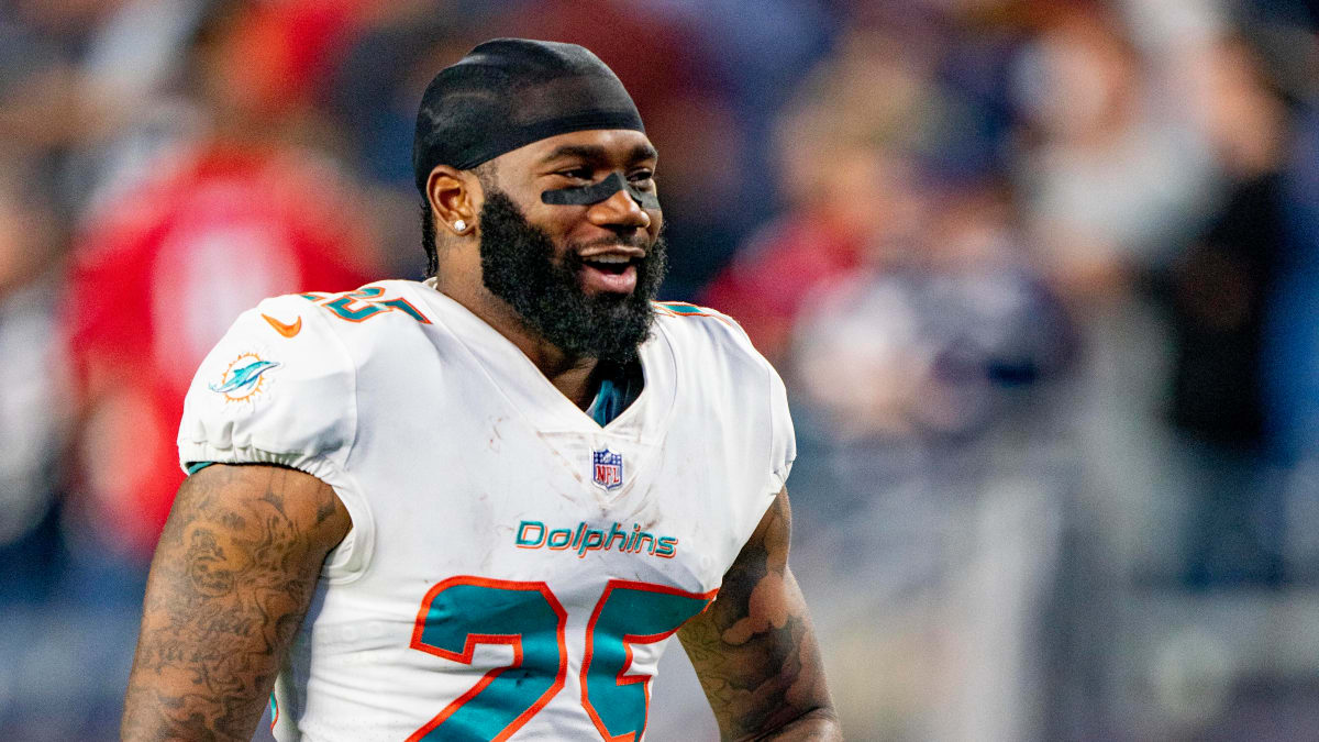 Dolphins' Xavien Howard, already questionable to play at Lions