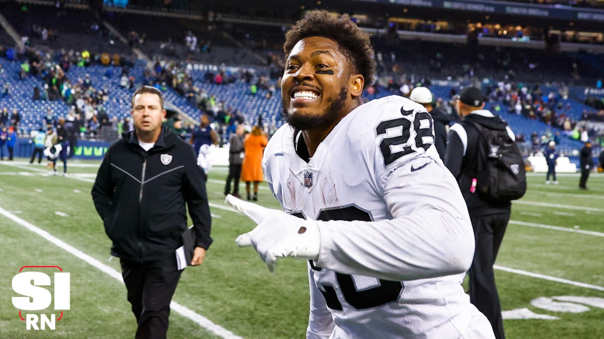 Josh Jacobs caps huge day with TD in OT, Raiders beat Seahawks