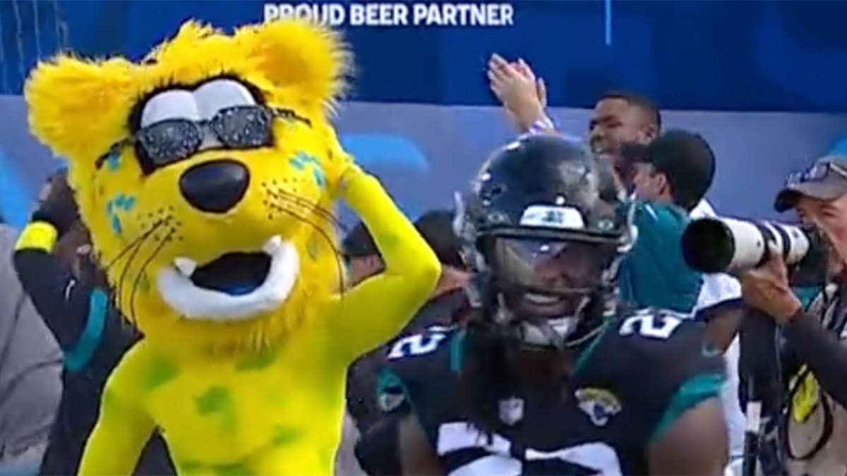 Scantily Clad Jaguars Mascot Gives Viewers Nightmare Fuel - Sports  Illustrated
