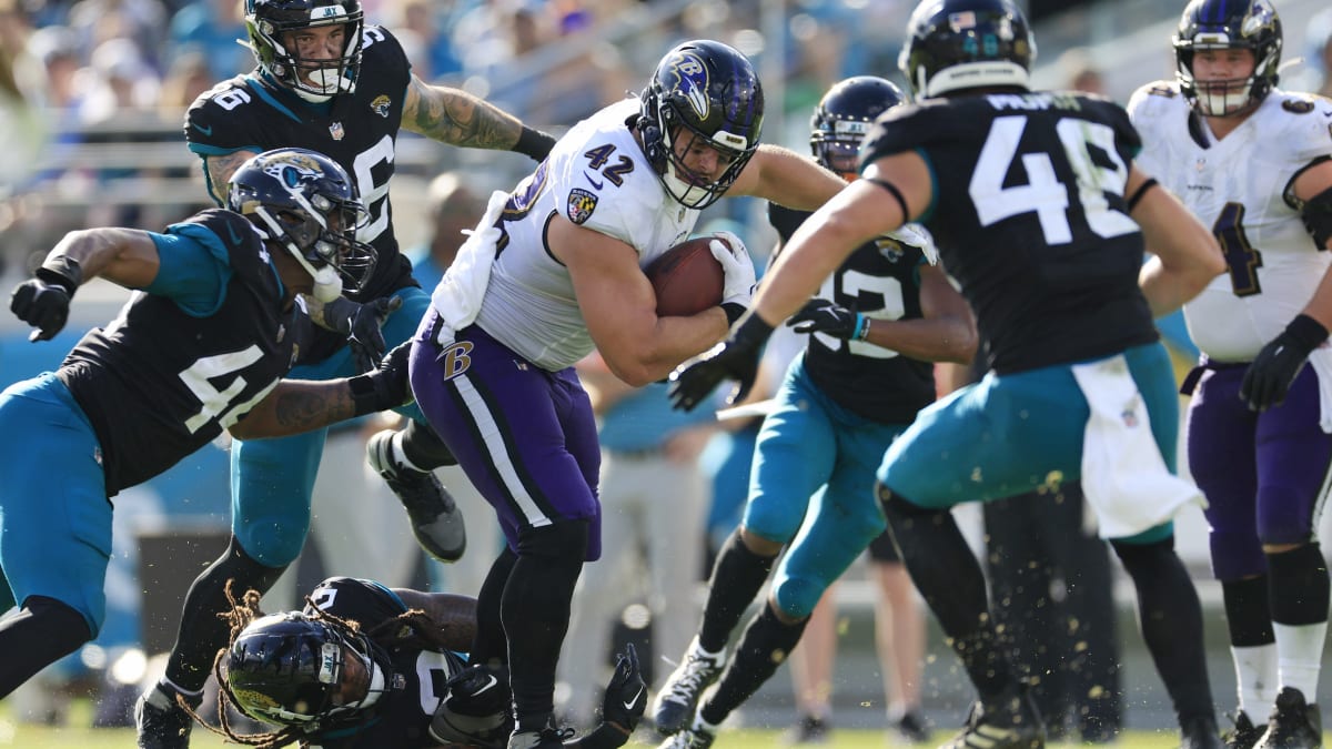 Photo: Jaguars QB loses helmet on 3-yard gain against Ravens during an NFL  preseason game - BAL20190808114 